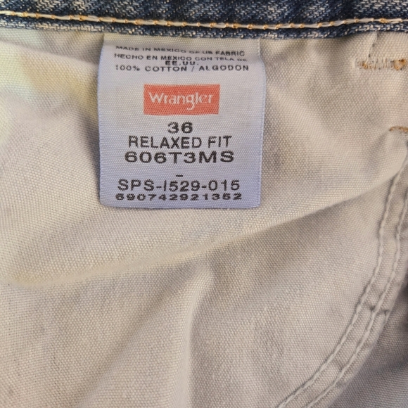 Wrangler Mens Relaxed Fit Denim Shorts Size 36 Light Washed Blue - Picture 4 of 5